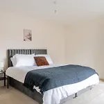 בית נופש 4 Bedroom House Ideal For Contractors & Families *