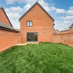 4 Bedroom House Ideal For Contractors & Families *