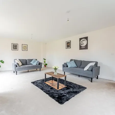 בית נופש 4 Bedroom House Ideal For Contractors & Families *