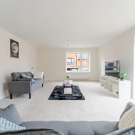 Hébergement de vacances 4 Bedroom House Ideal For Contractors & Families *