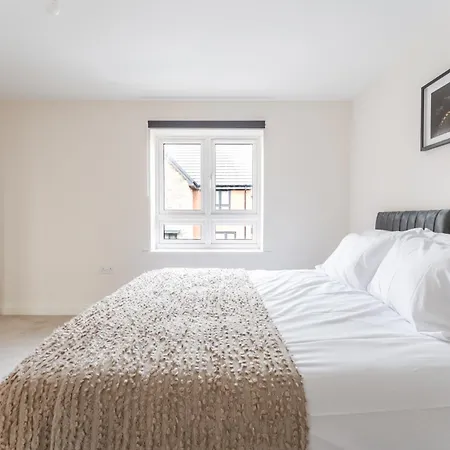 4 Bedroom House Ideal For Contractors & Families