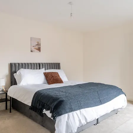 Holiday home 4 Bedroom House Ideal For Contractors & Families *