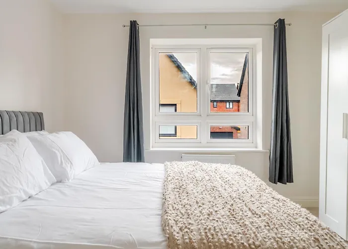 4 Bedroom House Ideal For Contractors & Families Бристоль